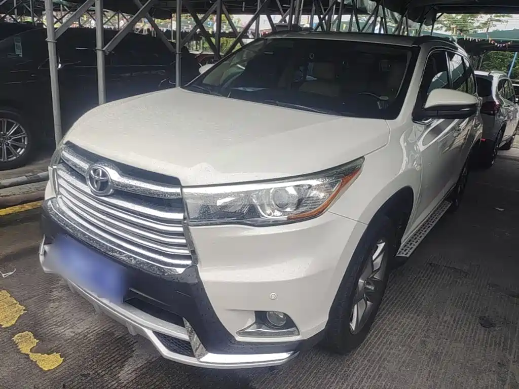Toyota Highlander 2015 2.0T Luxury 7 мест