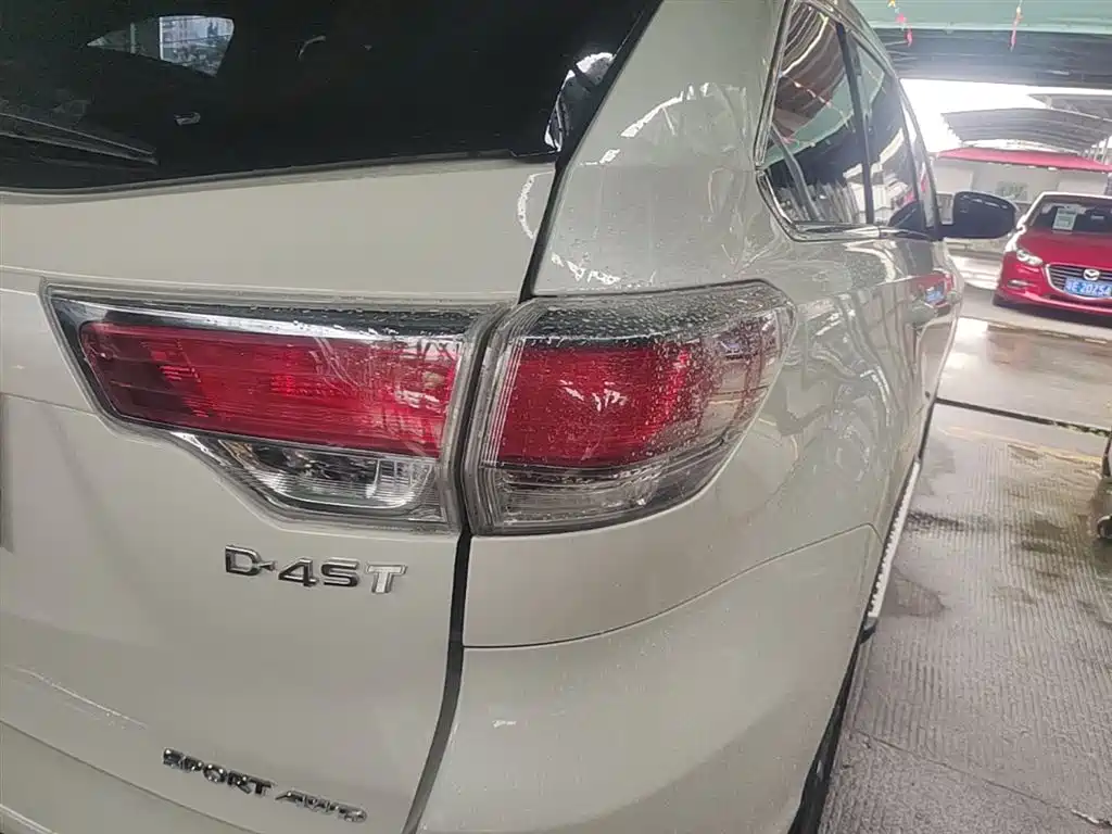 Toyota Highlander 2015 2.0T Luxury 7 мест