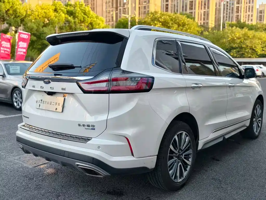 Ford Edge — миниатюра 6