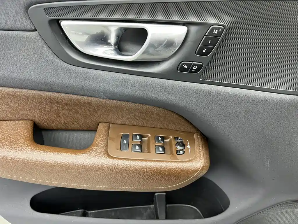 Volvo XC60 — миниатюра 17
