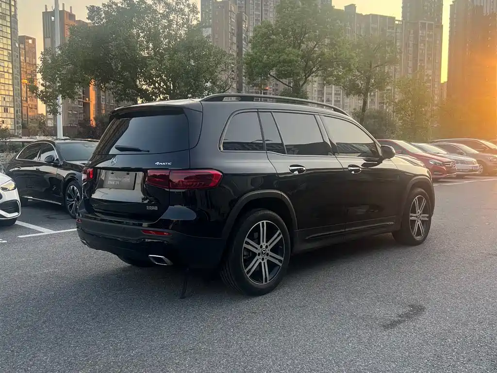 Mercedes-Benz GLB — миниатюра 7