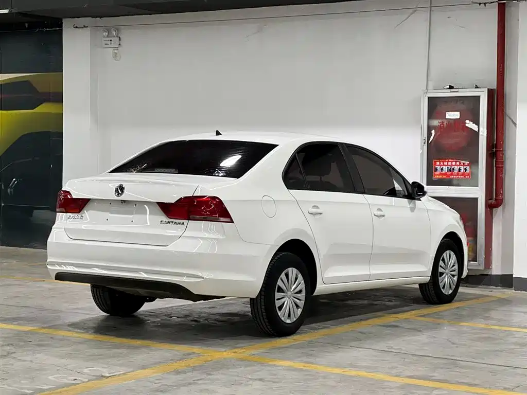 VOLKSWAGEN SANTANA