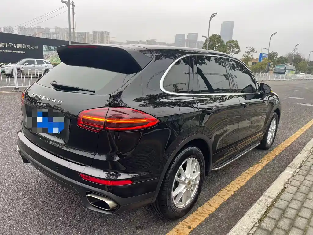 PORSCHE CAYENNE