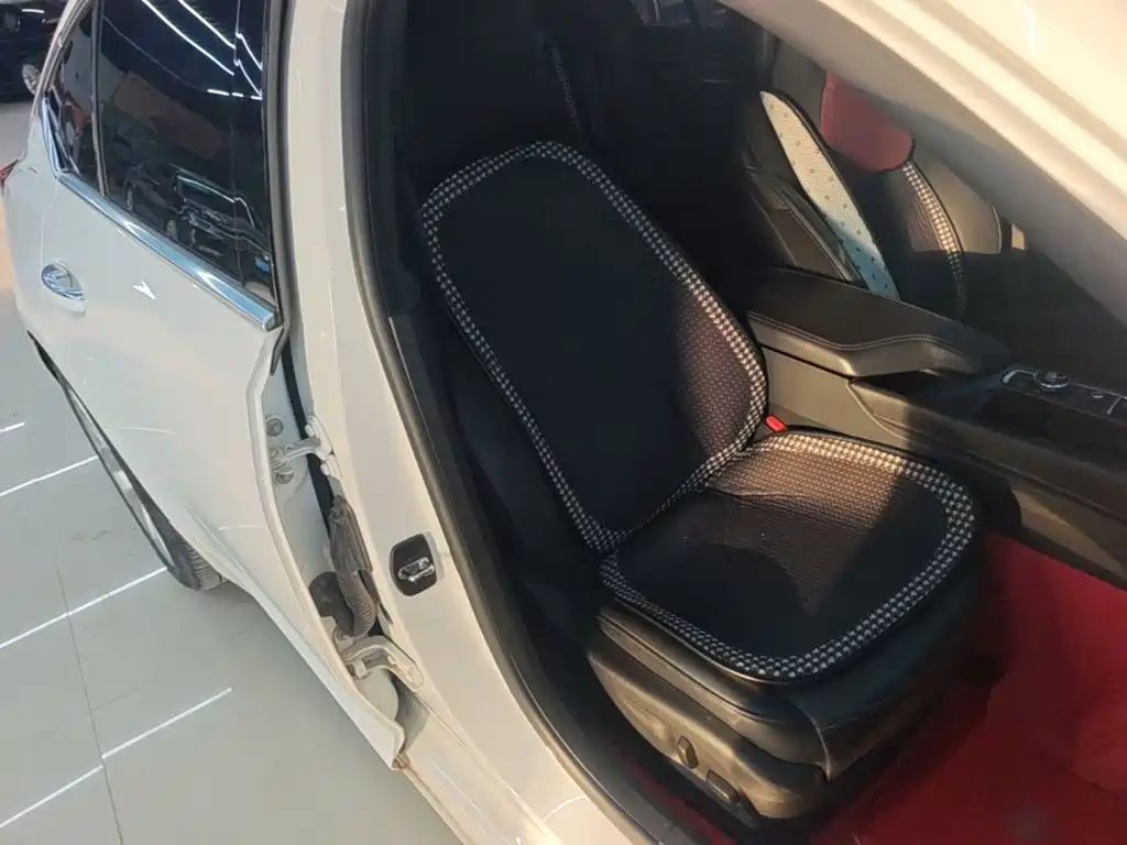 Cadillac CT5 — миниатюра 25