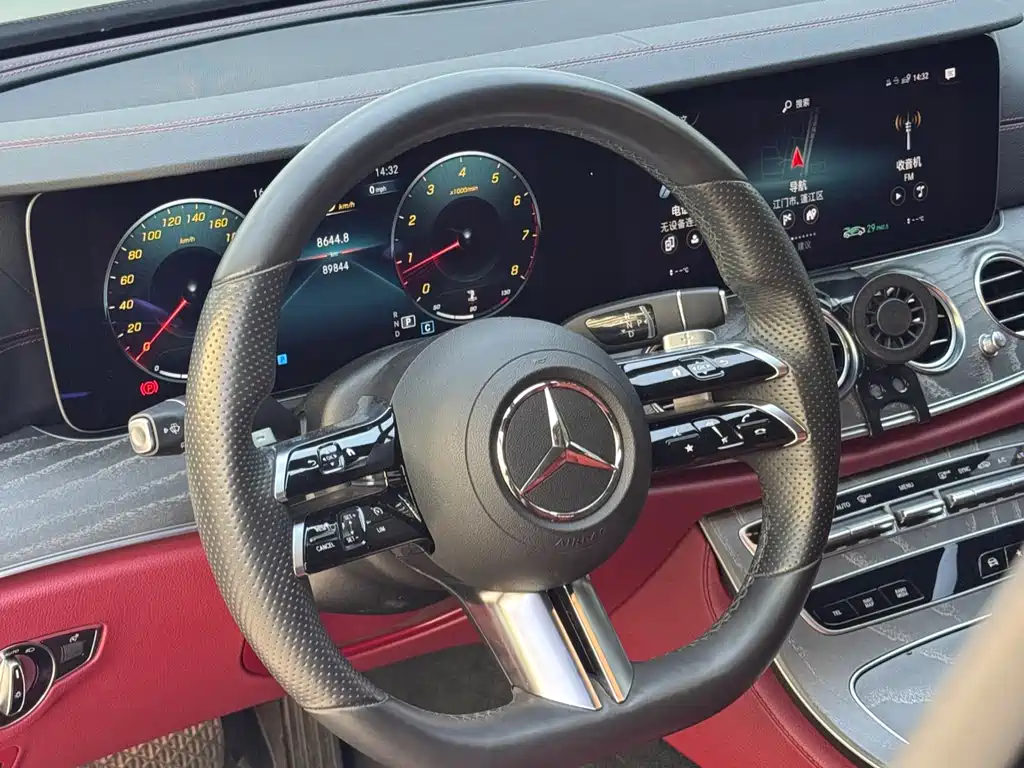 MERCEDES-BENZ E CLASS