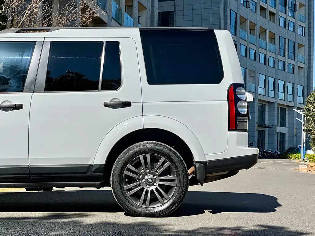 Land Rover Discovery 2015 3.0 SC V6 SE