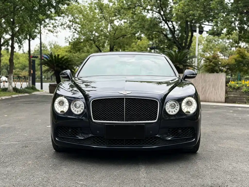 Bentley Flying Spur — миниатюра 2