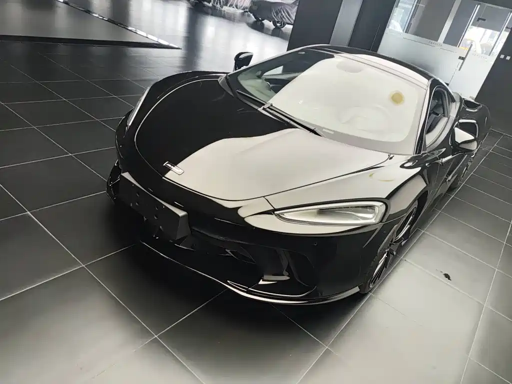 McLaren GT 2023