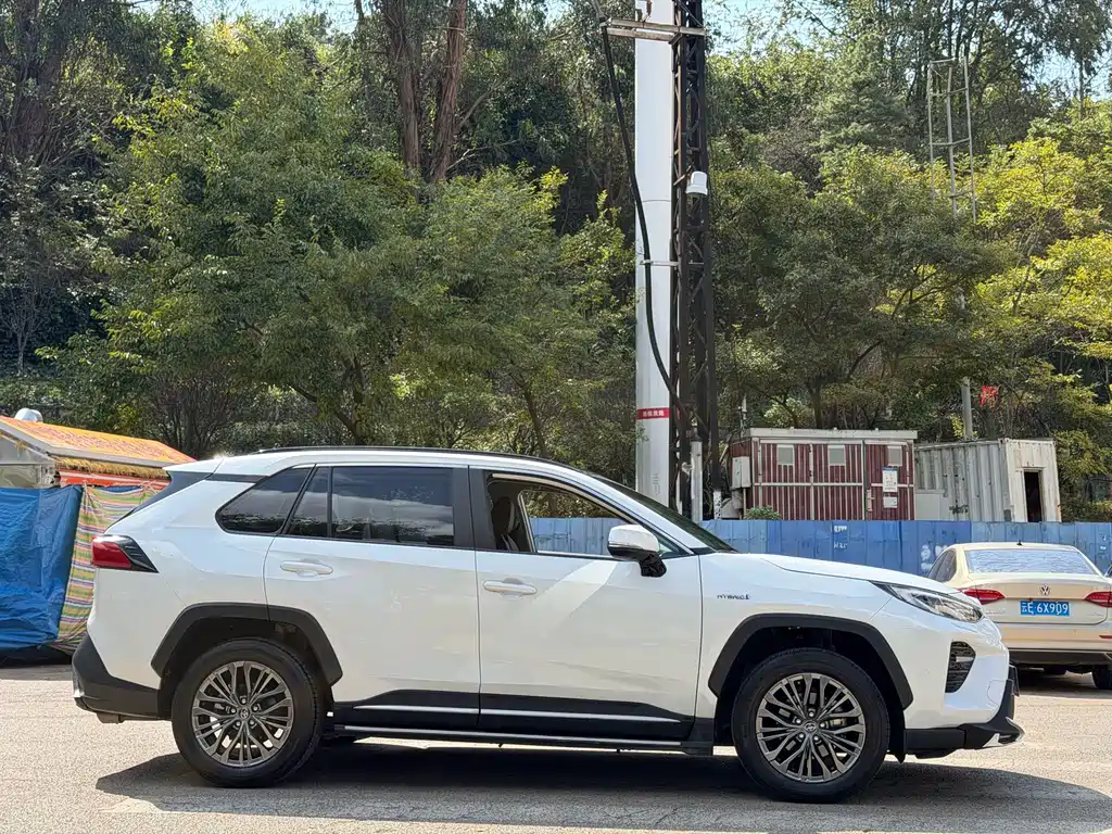 Toyota Wildlander — миниатюра 4