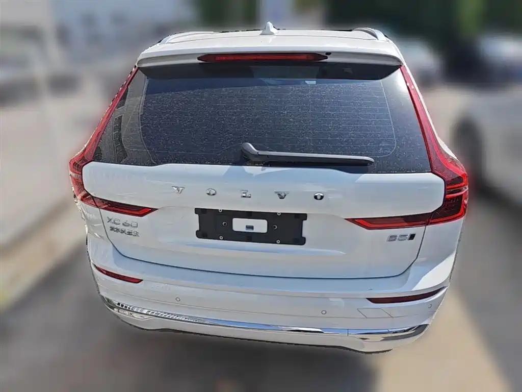 Volvo XC60 2026 B5 Luxury