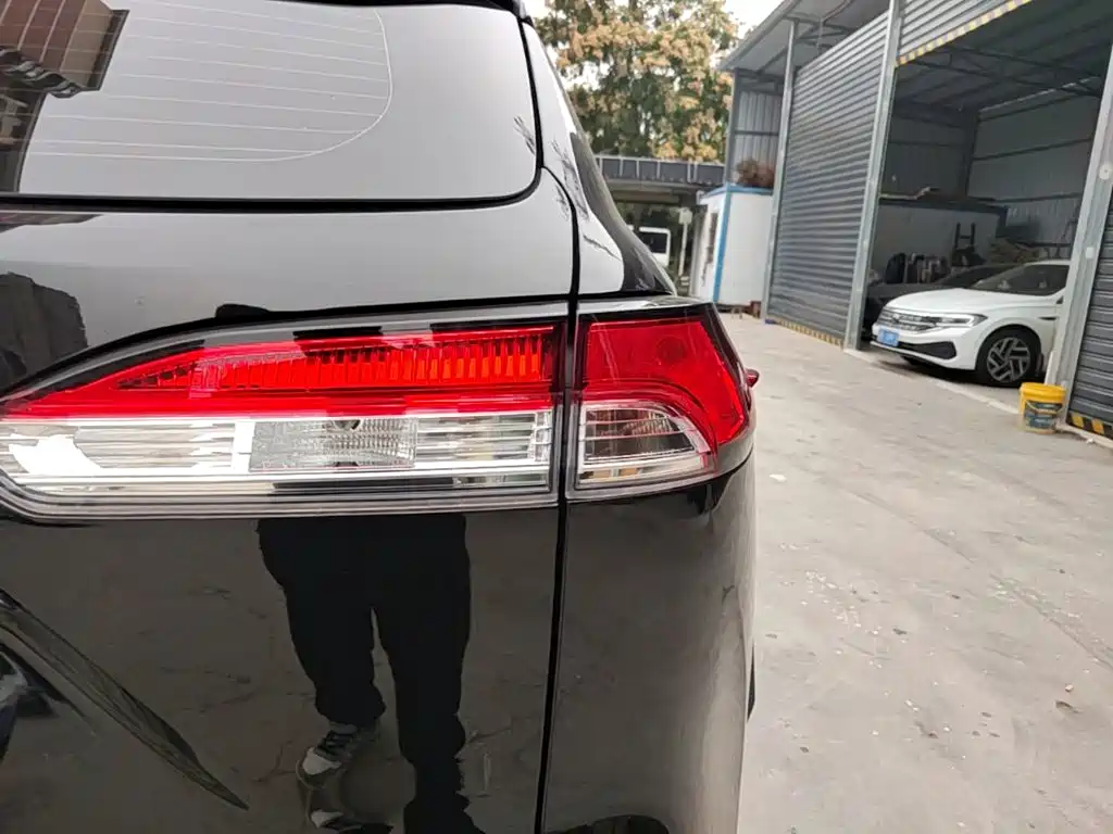 Toyota Frontlander — миниатюра 8