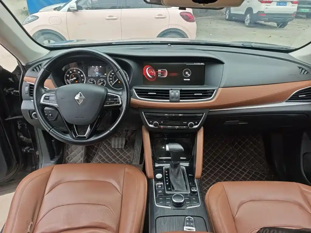 Borgward BX7 — миниатюра 10