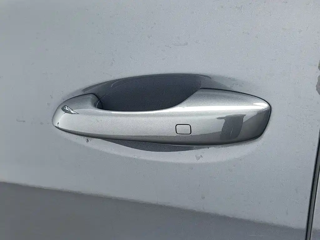 BYD Tang New Energy — миниатюра 18