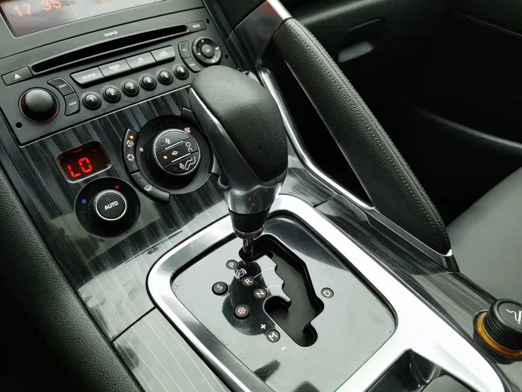 Peugeot 3008 — миниатюра 13