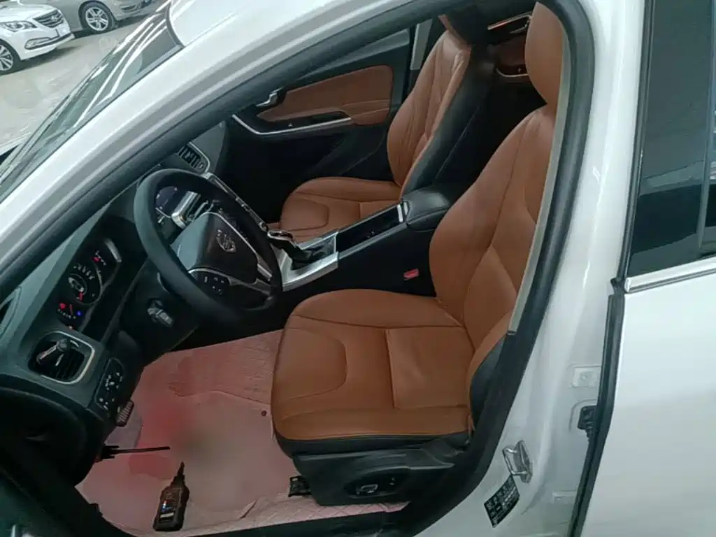 Volvo S60 — миниатюра 15