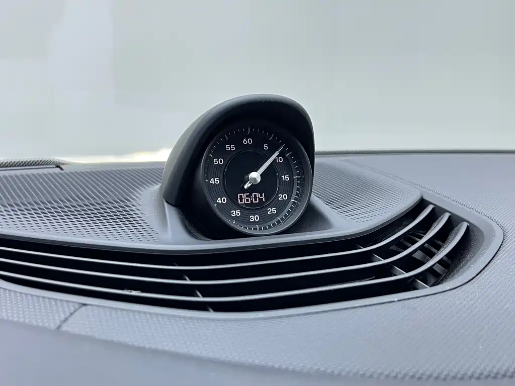 Porsche Taycan — миниатюра 14