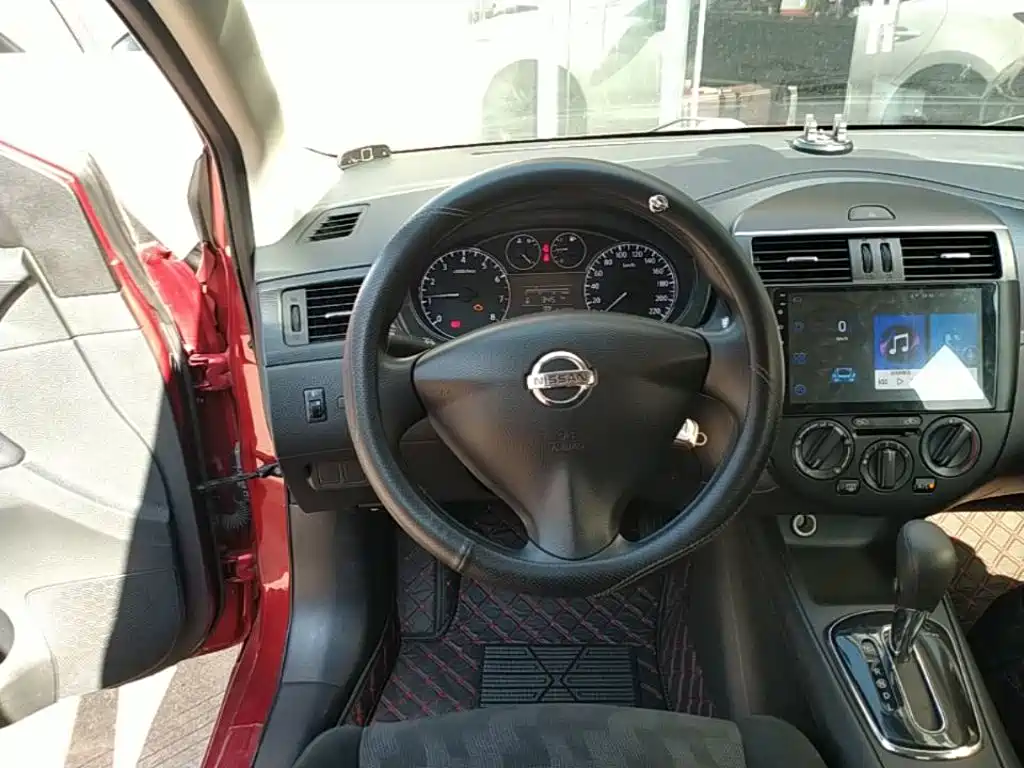 Nissan Tiida — миниатюра 11