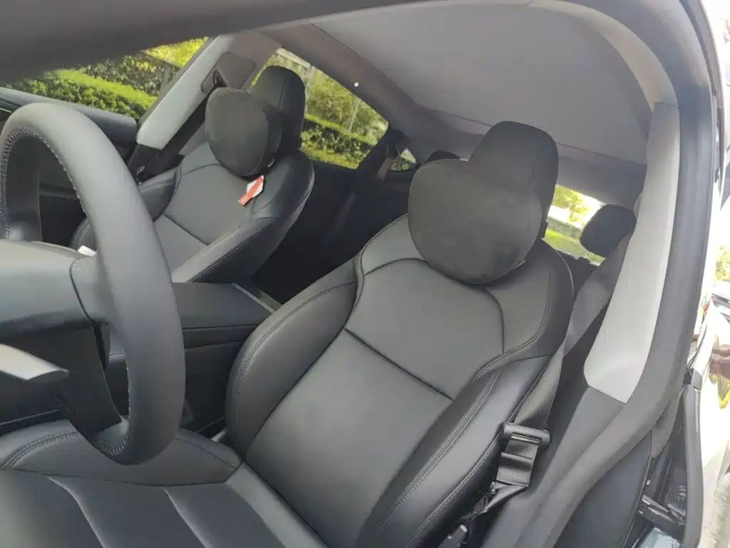 Tesla Model Y — миниатюра 16