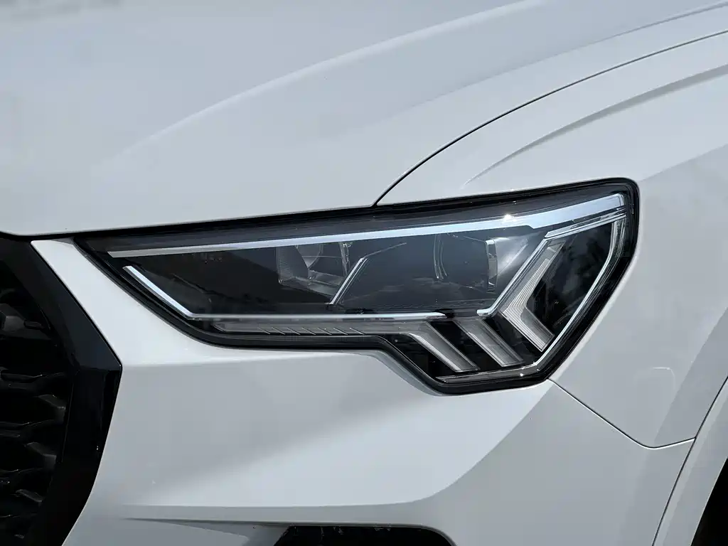 Audi Q3 Sportback — миниатюра 13