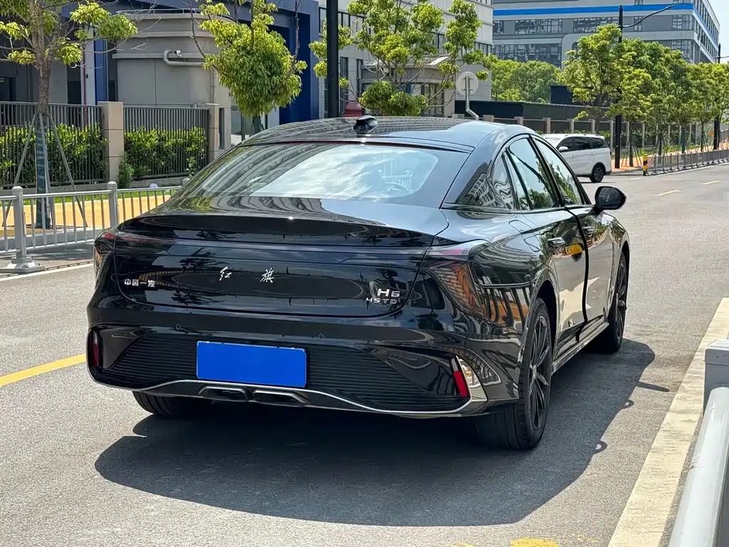 Hongqi Hongqi H6 — миниатюра 8