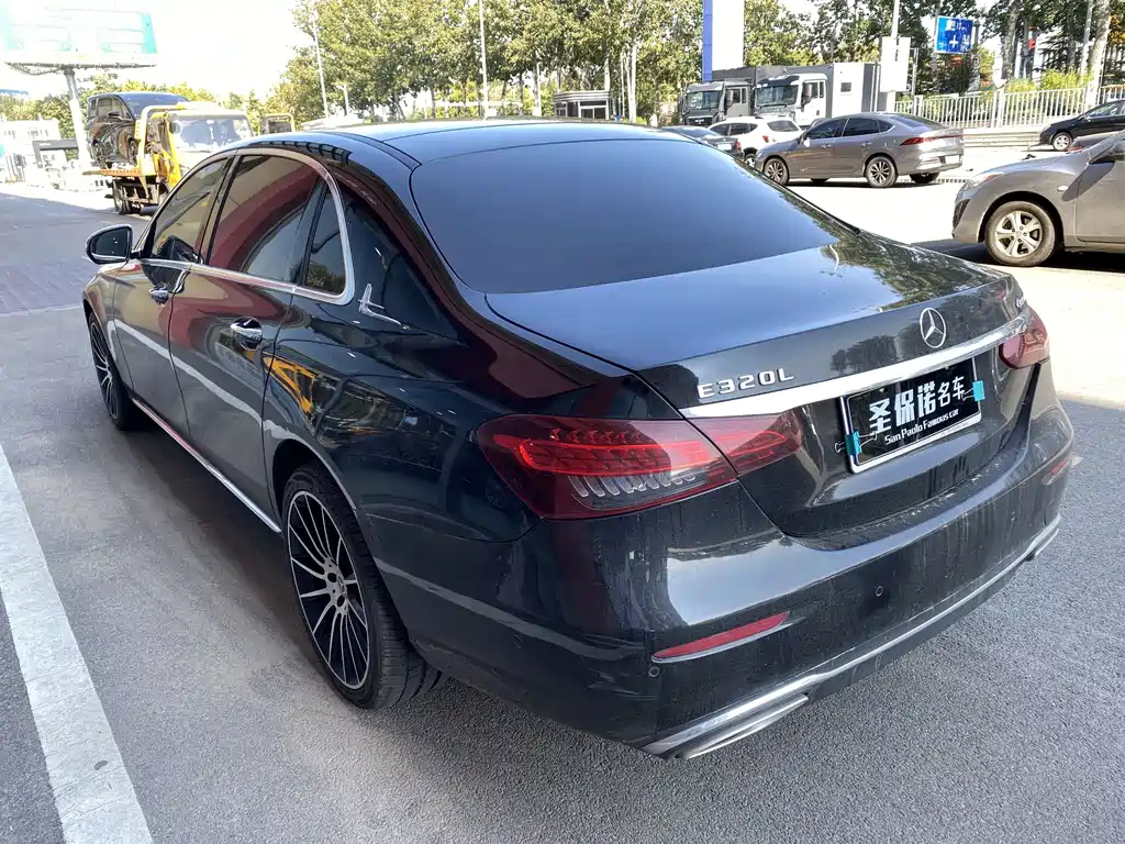 Mercedes-Benz E-Class — миниатюра 4