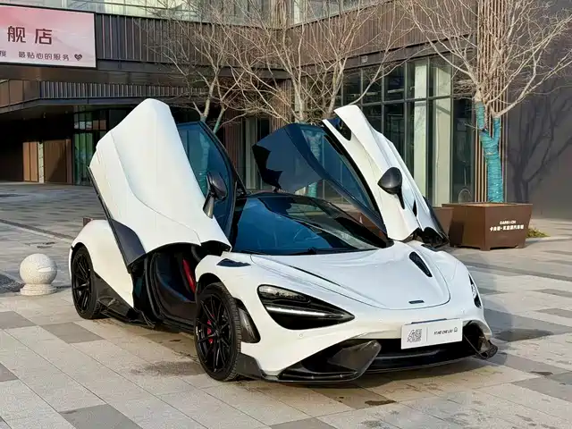 MCLAREN 720S 2018