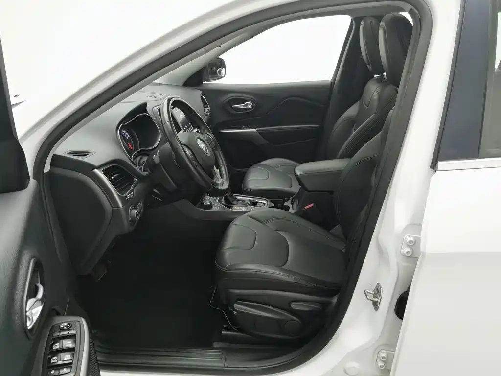 Jeep Cherokee — миниатюра 10