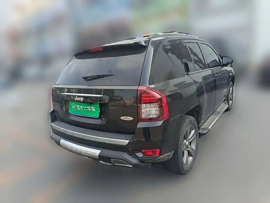 Jeep Compass (Import) — миниатюра 8