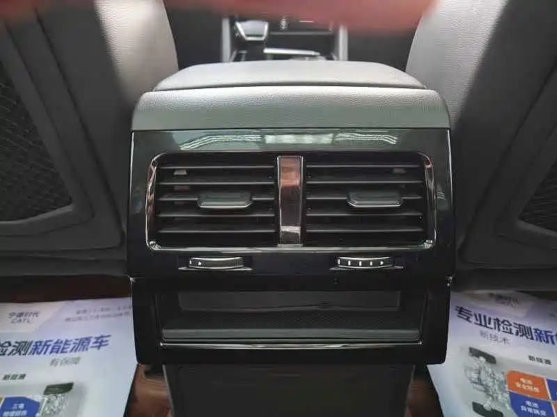 Volkswagen Touareg — миниатюра 18