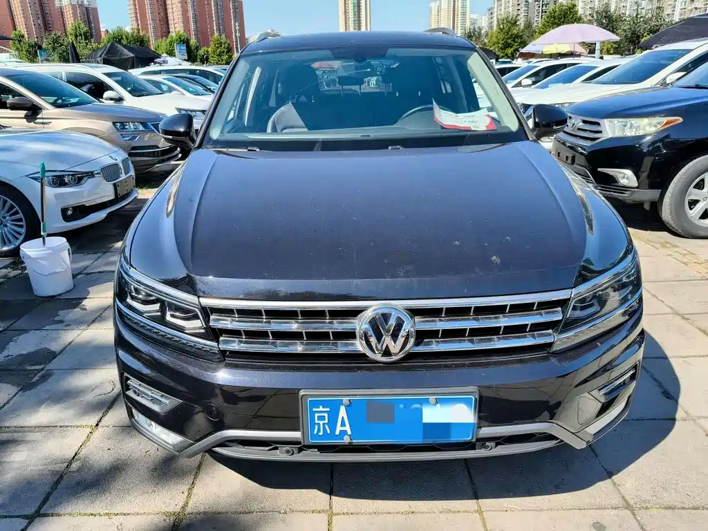 Volkswagen Tiguan L — миниатюра 2