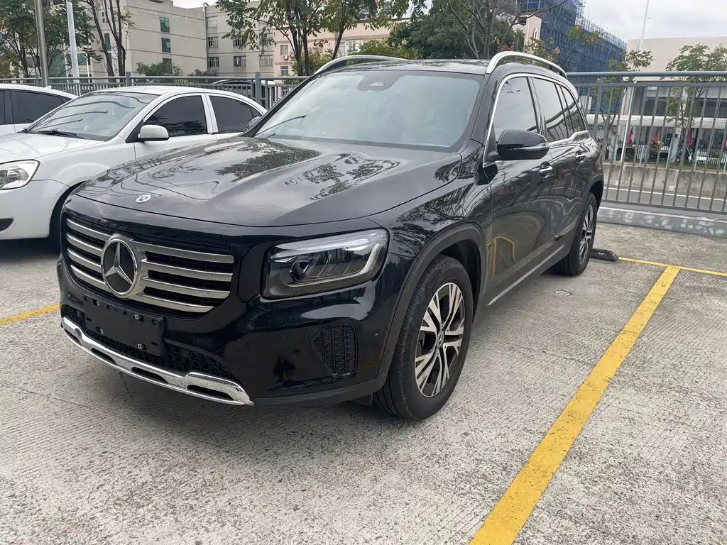 MERCEDES-BENZ GLB