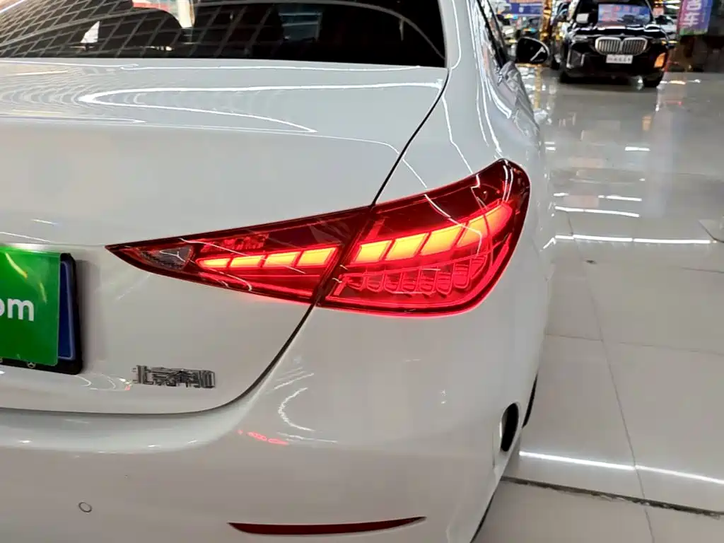 Mercedes-Benz C-Class — миниатюра 8