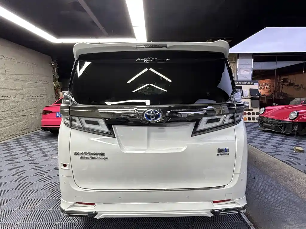 Toyota Vellfire — миниатюра 4