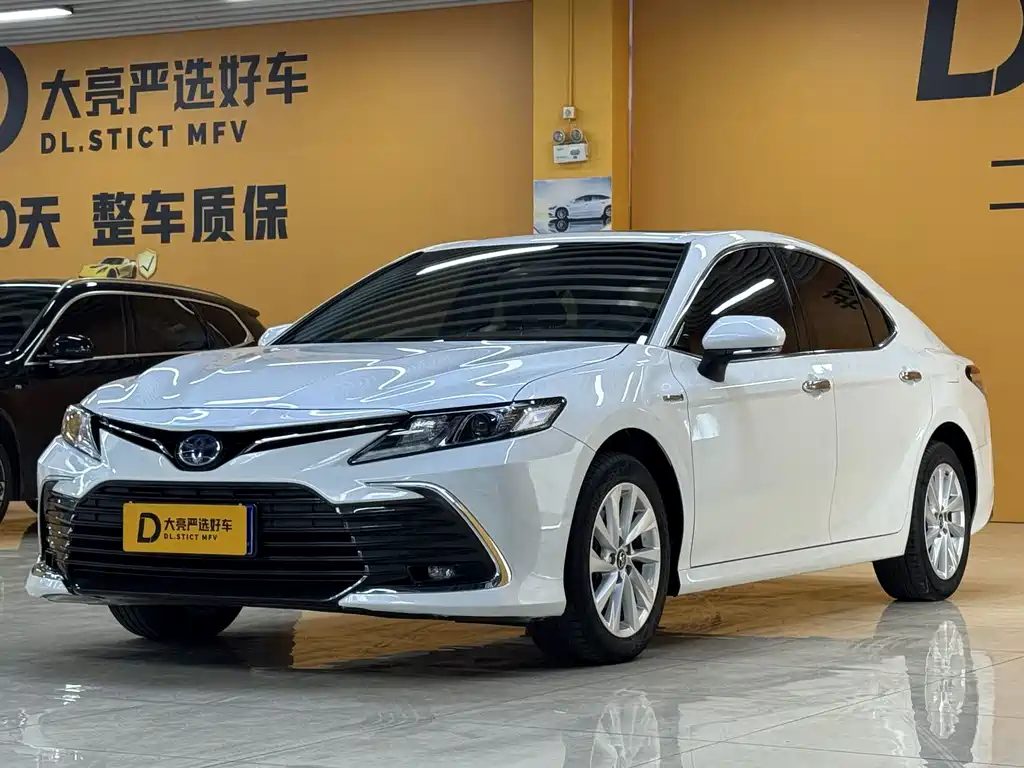 Toyota Camry — миниатюра 2