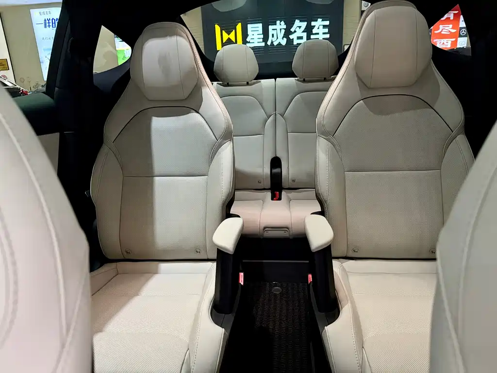 Tesla Model Y L — миниатюра 7