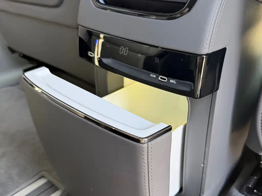 ZEEKR EXTREME KRYPTON 009