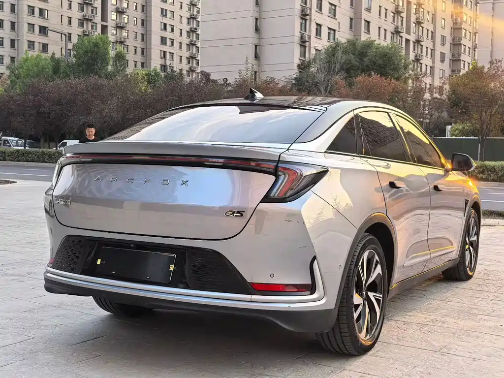 ARCFOX Alpha S — миниатюра 9