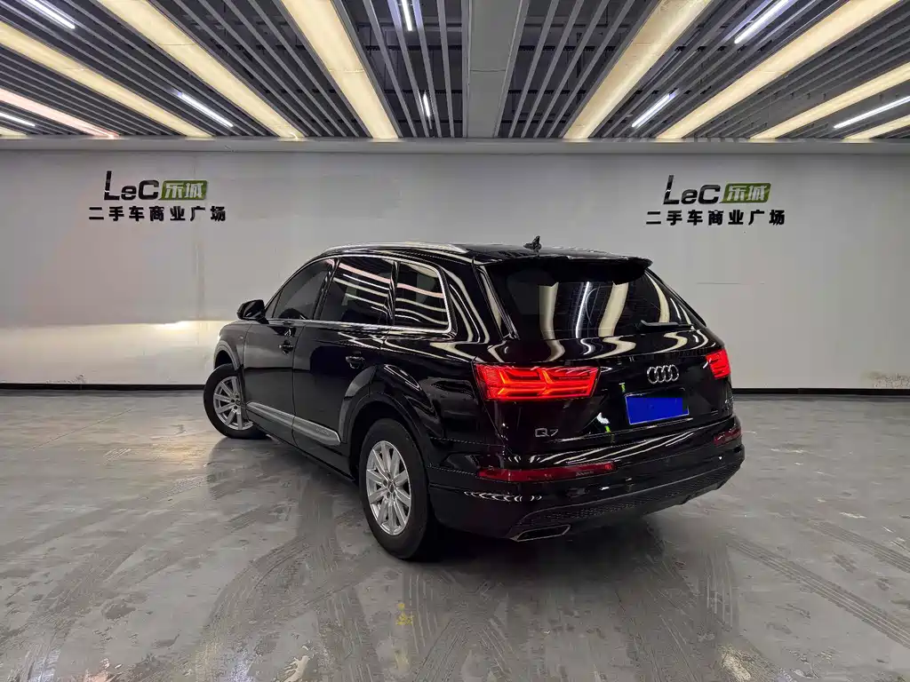 Audi Q7 — миниатюра 6
