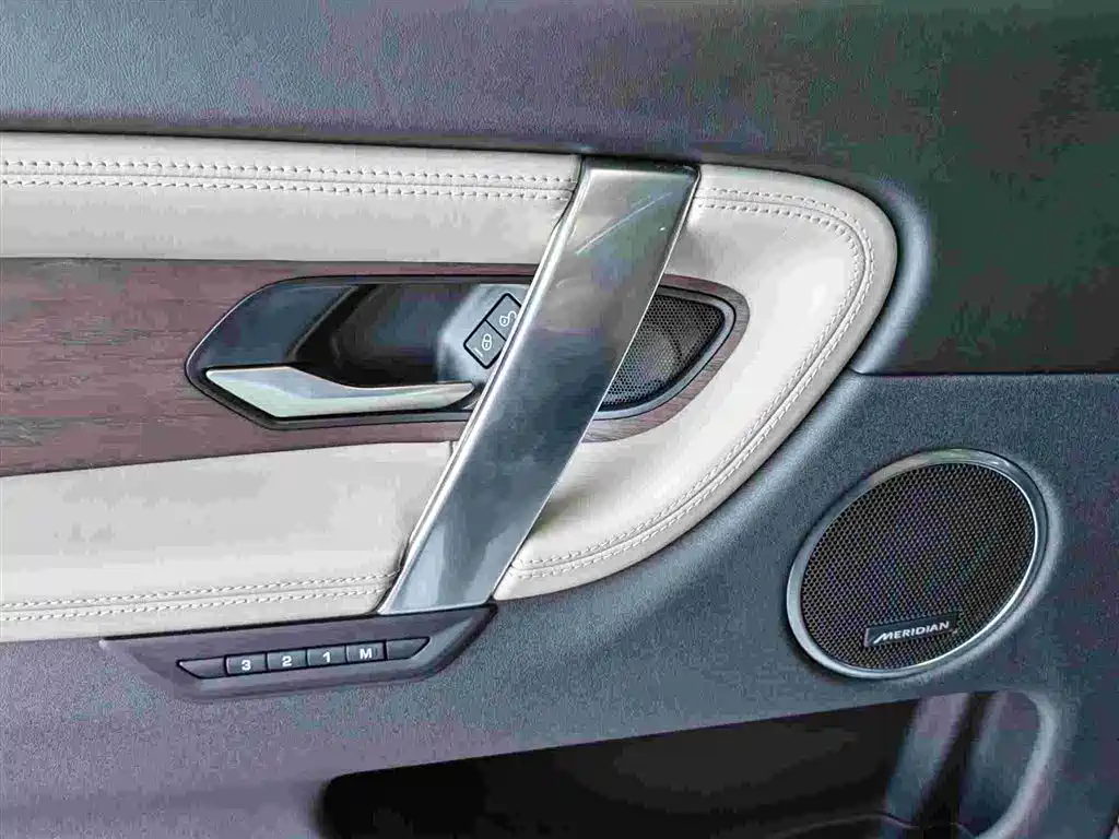 LAND ROVER DISCOVER SPORTS