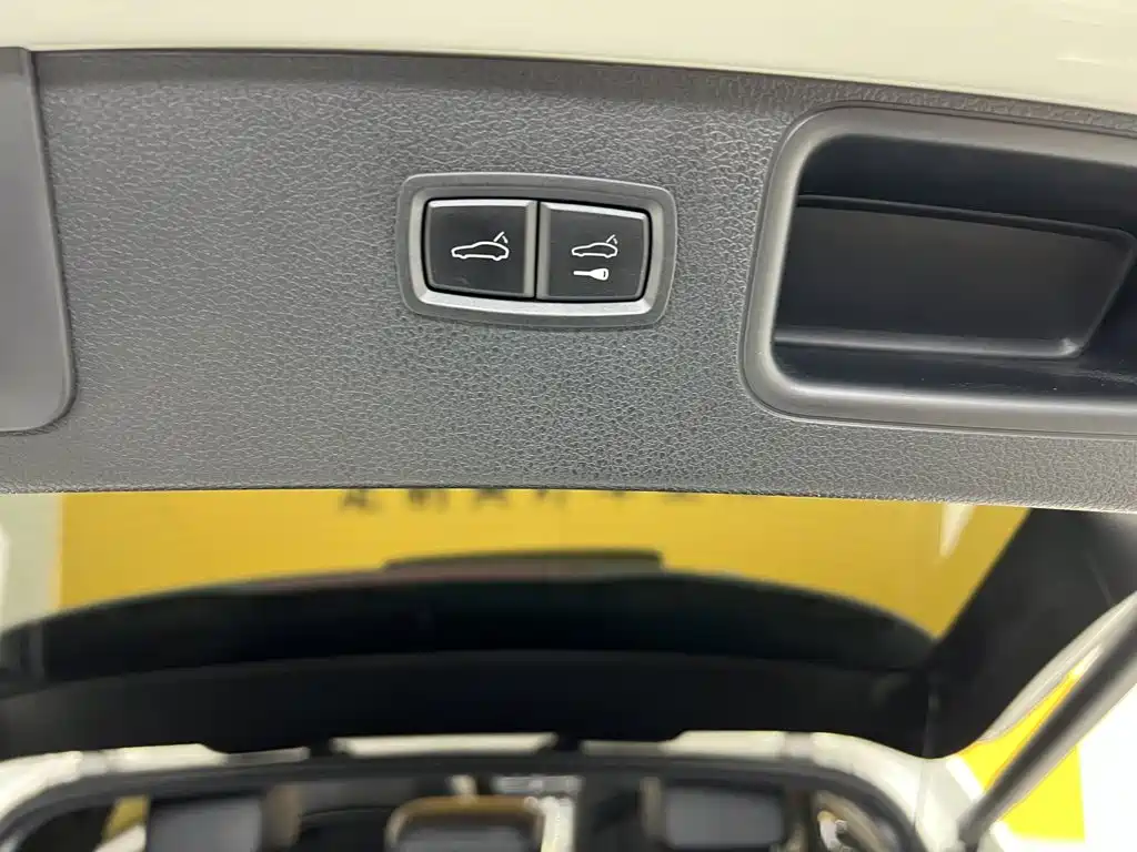 Porsche Macan — миниатюра 23