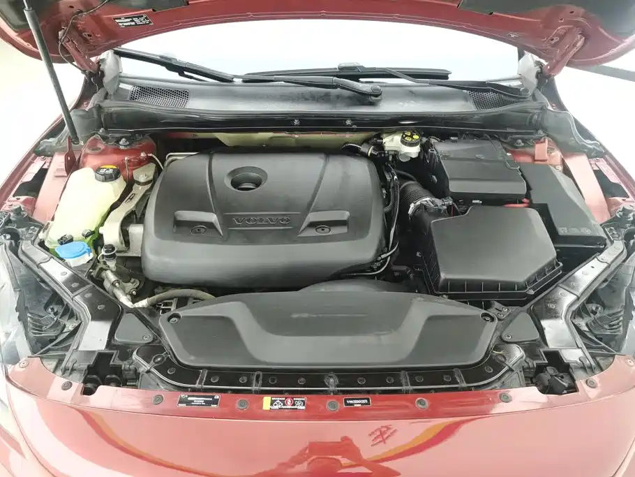 Volvo V40 — миниатюра 10