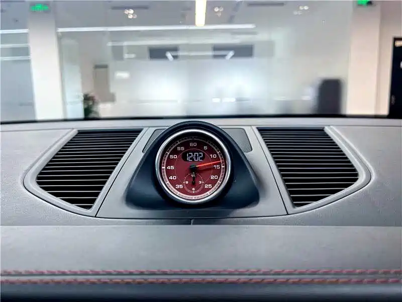 Porsche Macan — миниатюра 9