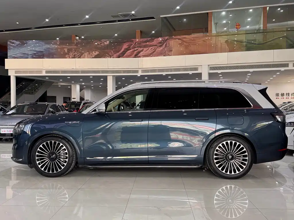 AITO ASK THE WORLD M9