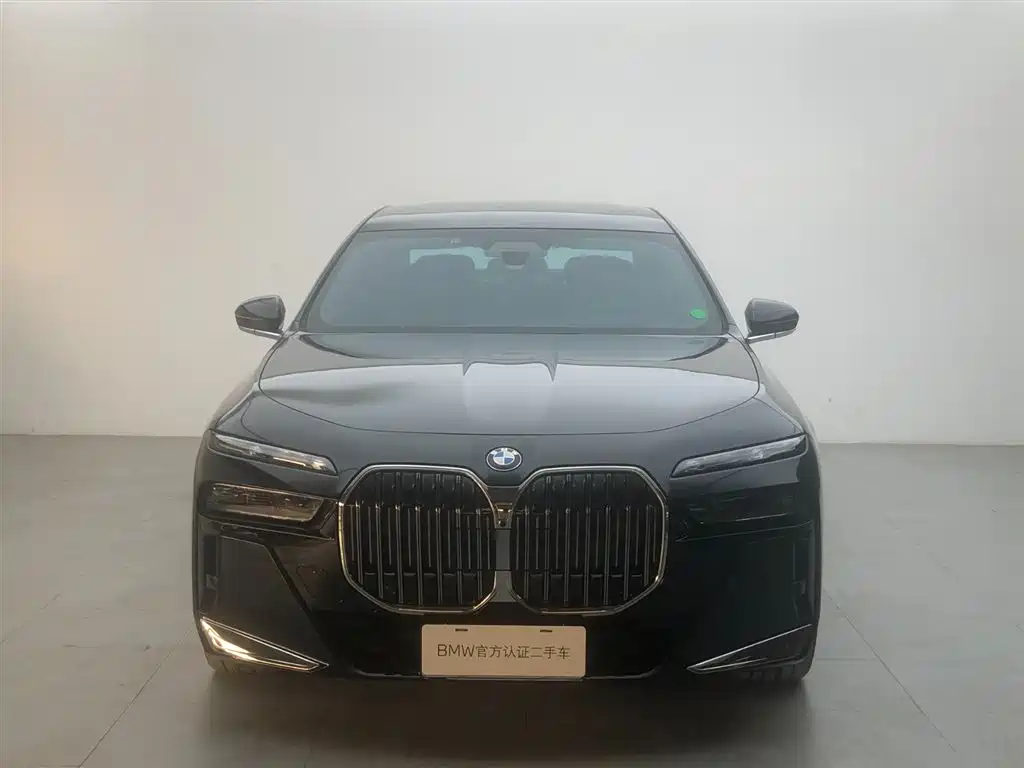 BMW 7 Series — миниатюра 2
