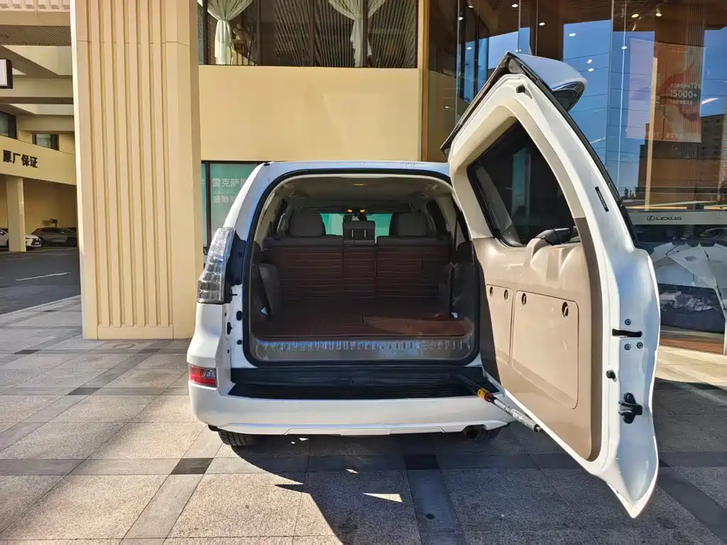 Lexus GX — миниатюра 9