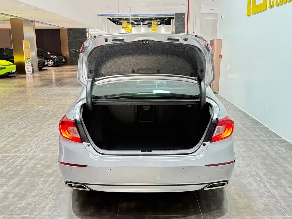 Honda Accord 2018 260TURBO Luxury V