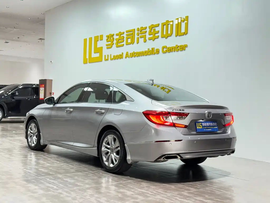 Honda Accord 2018 260TURBO Luxury V
