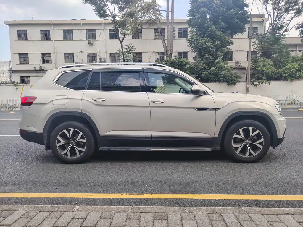 Volkswagen Teramont — миниатюра 8