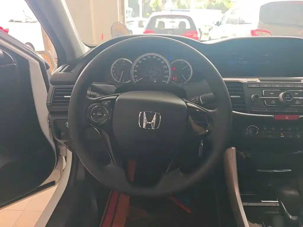 Honda Accord — миниатюра 11