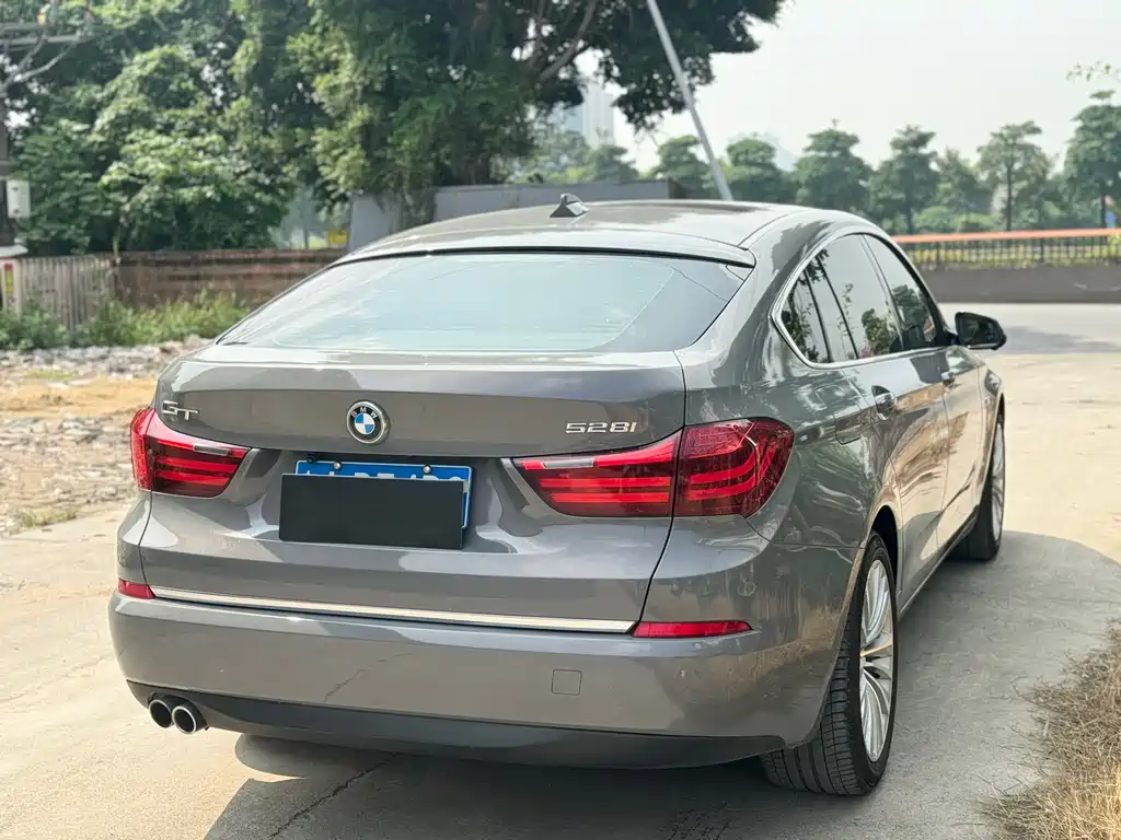 BMW 5 Series GT — миниатюра 20